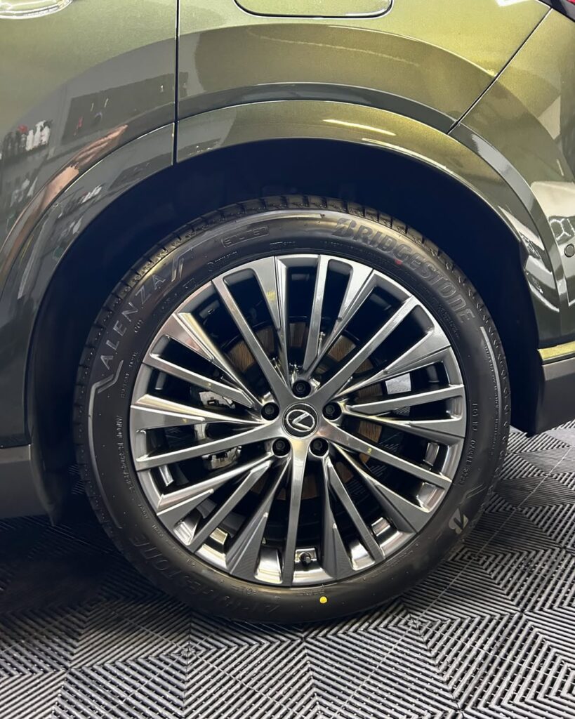 cistenie exterieru na aute lexus